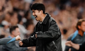 ‘승리 요정’ 사복 손흥민, 관중석에서 열렬한 응원…토트넘 감독 “우리 선수들 정말 훌륭했다” | 스포츠 월드 ‘승리 요정’ 사복 손흥민...