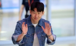 메달 한번만 보여주세요!” 무관 과거 지우고 환호 속 컴백, 손흥민 “감사합니다”···이제는 ‘태극마크의 시간’ 다음 달 2일 소집 | 스포츠... 