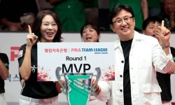 ‘2연패 뒤 7연승’ 하나카드, 팀리그 1R 우승…‘세트 12연승’ 김가영, 우승 일등공신 [1R 결산] | 스포츠 월드 ‘2연패 뒤 7연승’... 