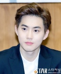 [스타포토UP]엑소(EXO) 수호 눈부시는 조각같은 외모:스타저널... com ≪스타저널≫ [스타포토UP]엑소(EXO) 수호 눈부시는 조각같은... 