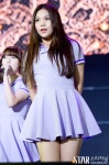 (GFRIEND) 엄지 오빠팬들 사로잡는 귀여운 엄지공주 (2015 던파... com ≪스타저널≫ [스타포토UP]여자친구(GFRIEND) 엄지 오빠팬들... 