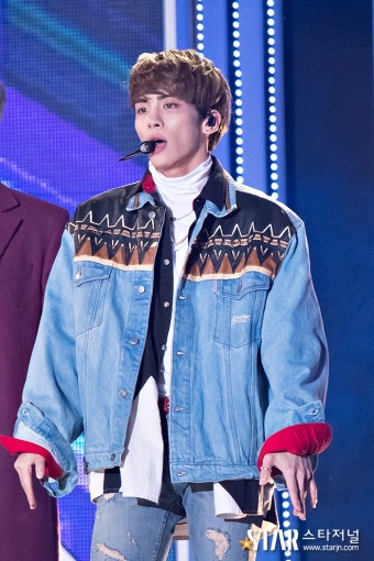 [스타포토] 샤이니(SHINee) 종현, 옷을 얼마나 껴 입은거지?:스타저널 #www.starjn.com ≪스타저널≫ [스타포토] 샤이니(SHINee) 종현, 옷을...