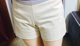 색상 핏 이뻐요 하지면 면소재라 스판기가 약해 옆자크잠글때 살집힐수도 있어요 조심조심! 그리고 밑위길... REVIEW - 스타일티바