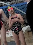 키 136.5정도에 37킬로예요.첨엔 140꽉낀다고 찡찡거리더니 몆번입으니깐 괜찮다고 하드10월 베스트리뷰 - 주식회사 수영사랑