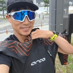 주식회사 수영사랑 5월 베스트리뷰 | 쫀쫀한 핏 완벽 어깨가 여유있어 팔돌림이 편하고 좋았습니다 단지 목으로 물이 들어와서 몇번을 조절5월... 