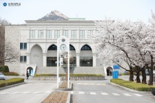 [삼육동사진관] 벚꽃으로 물든 캠퍼스 – 삼육대학교