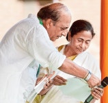 Today, mind is full of fear and the head is in the gutter of corruption: Dinesh