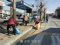 [세계로컬핫뉴스]‘깨끗하고 밝은 여주만들기’ 청안1리 노인회가 앞장서다