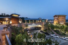 [세계경제]신세계사이먼 여주 프리미엄 아울렛국경없는의사회(MSF)-코치와 사회공헌 캠페인 실시