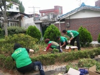 [세계로컬핫뉴스] 인천시 동구 송림3‧5동, 새마을부녀회 쉼터 꽃밭 조성