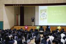 [세계로컬핫뉴스] 오늘은 책읽기 좋은 날, 도서관 가는 날