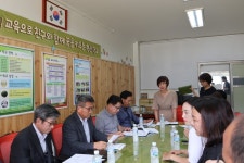 과밀학급 해결방안을 모색하기 위해 광주광명초등학교 등 방문