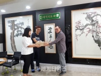 전주푸른청소년쉼터, 전주시 늘푸른요양병원에 입소생이 직접 만든 케이크 전달