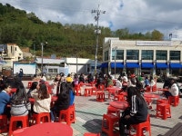 [세계로컬핫뉴스] 동쪽바다중앙시장, 여고생들로 북적