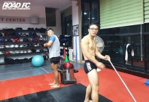 초심으로 돌아간 ＂ROAD FC 전 챔피언 권아솔 선수 동료 김수철 선수와 늦은 시간까지 훈련 후 청소 장면 포착.