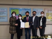 안양시의회 총무경제위원회 음경택 의원, 동안초등학교장으로부터 교육환경개선 공로로 감사장 받아