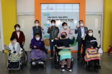 미사강변 27단지 e편한세상 마을공동체 ‘사이’ 하남시장애인복지관에 핸드메이드 후원품 전달