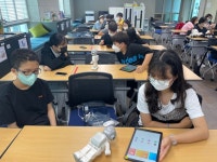 광주 학생들 “안녕, 휴머노이드 로봇! 나랑 놀자”