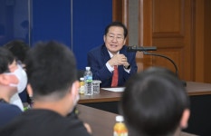 구미 형일초등학교 6학년 학생들과 함께한 홍준표 대구시장