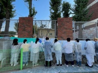 부개2동 주민자치회, 학생들과 함께하는 ‘부개서초 담장벽화 그리기’ 진행