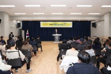 ‘e마트 키즈라이브러리’ 11호관 상주시종합사회복지관점 개관식 가져