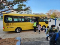‘그린스마트 미래학교 조성사업’ 중인 칠곡초 학생들 교동중 후적지로 첫 등교!