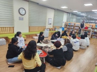 무주군, 형설지공군립도서관 다채로운 프로그램 운영 ‘도서관 주간’ 맞아 문화 향유 기회 확대 무주군, 형설지공군립도서관 다채로운 프로그램... 
