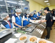 화성시의회 경제환경위원회, 추석 명절 맞이 복지시설 방문