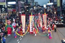 바우덕이 축제 성공개최 기원“전야제 행사 길놀이 퍼레이드” ...6년만에 재개