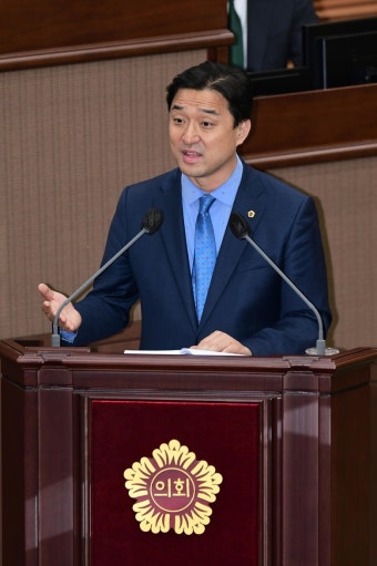 정준호 서울시의원, 스마트 생태학교의 첫걸음, 천연잔디 학교운동장!