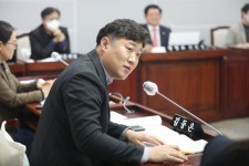 김동은 수원특례시의원, “파장동 맛고을거리 회전도로 보수공사 조속히 완료 요청” 김동은 수원특례시의원,  “파장동 맛고을거리 회전도로... 