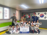 팔달구 지동 맹호경희태권도, 고사리손 모아 라면 기부 ‘훈훈’