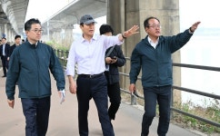 오세훈 시장, “한강 리버버스를 서울시민의 매력적인 수상대중교통으로 자리매김하기 위해 선착장 접근성 집중적으로 개선해 나갈 것”