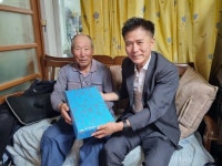 요촌동 2024년 백세 장수어르신 축하물품 전달