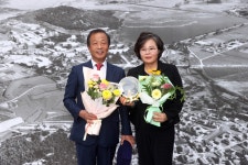 수원시의회 김미경 의원 ‘꽃뫼경로당 개소식′서 감사패 수상