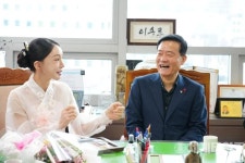 박소다미 (주)코리아코스메틱 대표 성북구청장 표창장 수상