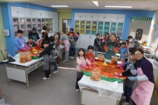 송해초등학교, “직접 키운 배추로 사랑을 담았어요!”
