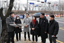 박춘선 시의원, 가산한내보도육교 앞 교차로 민원현장 점검