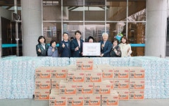 군포농협 고향주부모임, 이웃 돕기 수익금으로 310만 원 상당 물품 기탁