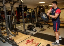 British & Irish Lions training: Sam Warburton leads gym and cryotherapy session as Warren Gatland looks on | The Scottish Sun Sam... 