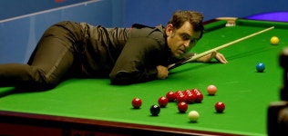 Ronnie OSullivan says world snooker chiefs wont let him play in English Open unless he wears black shoes... on SPRAINED ANKLE... 