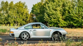 Classic Porsche 959 wrecked while being transported on the way... Porsche 959 wrecked while being transported on the way to its... 