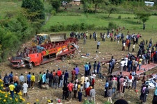 케냐삽55(kenya#55) | At least 55 killed including seven kids as 'overloaded and speeding' bus veers off the road in Kenya | The Irish Sun At least 55...