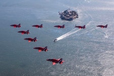 Stunning pictures show the Red Arrows flying over the Golden Gate Bridge in San Francisco – The Irish Sun | The Irish Sun... 