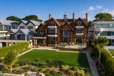 Harry Redknapps former waterfront mansion with six bedrooms, cinema and swimming pool on sale for £11m Harry Redknapps former... 