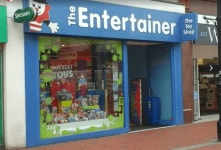 Warning to parents after mum had tug of war with creep who tried to snatch toddler outside toy shop in Reading | The Irish Sun... 