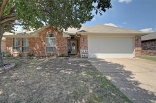 1112 Park Gln, Crowley, TX 76036 - 3 Bed, 2 Bath Single-Family Home - MLS# 14418200 - 28 Photos | Trulia