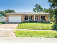 5756 Flaming Leaf Ct, Saint Louis, MO 63129 - 3 Bed, 3 Bath Single-Family Home - MLS# 20058357 - 33 Photos | Trulia