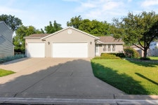 6845 S Crane Dr, Oak Creek, WI 53154 - 3 Bed, 2 Bath Single-Family Home - MLS# 1704648 - 24 Photos | Trulia