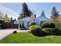 4970 SW 31st Dr, Portland, OR 97239 | MLS# 202809620 | Trulia